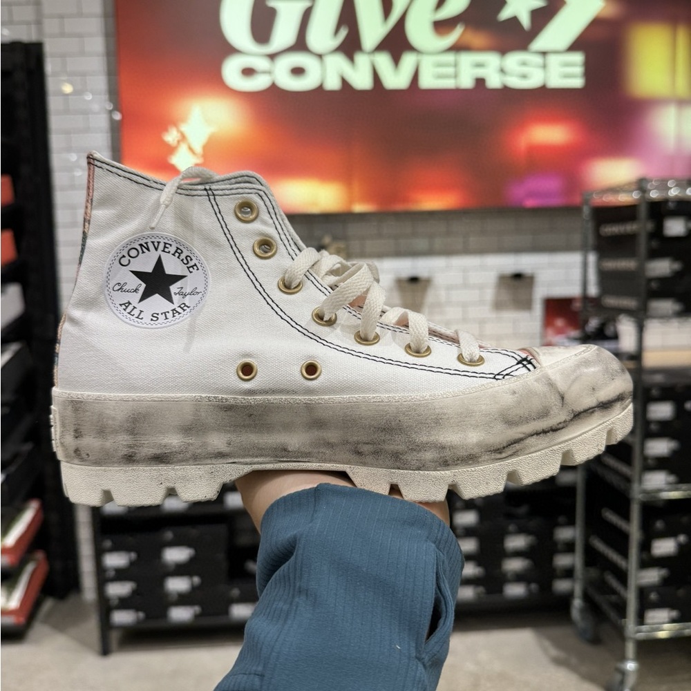 Converse Chuck Taylor All Star Women shoe Sz 7